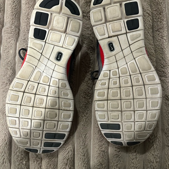 Nike Men's Sz 13 Shoes - Black, Grey, White & Red Running Shoes - Nike+ Size 13 - Picture 4 of 4